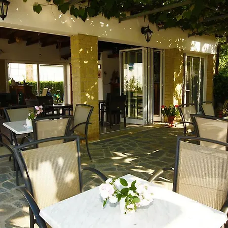 Antigone Hotel de apartamente 2*