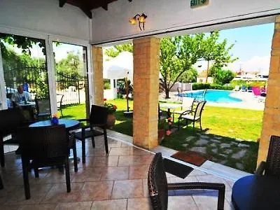 Hotel de apartamente Antigone 2*