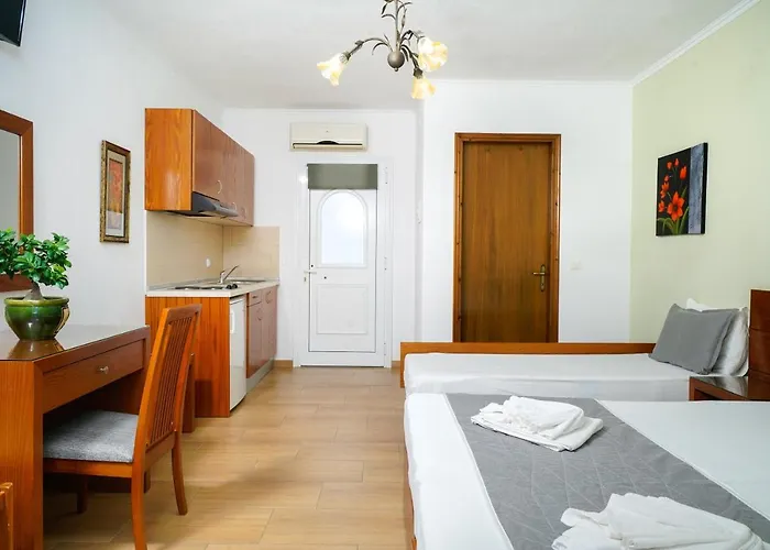 Antigone Apartahotel 2*