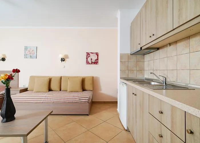 Antigone Apartahotel 2*