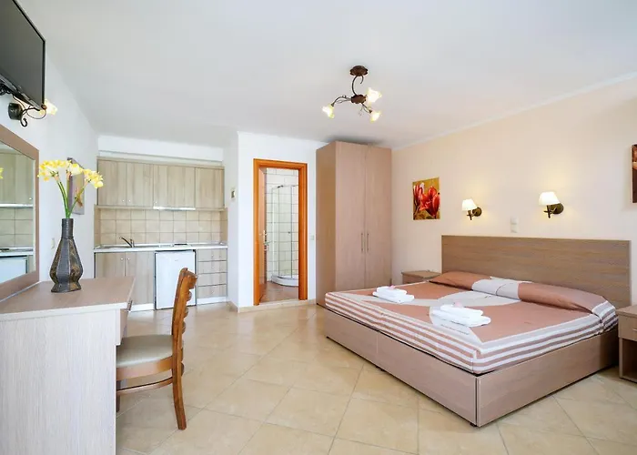 Antigone Apartahotel