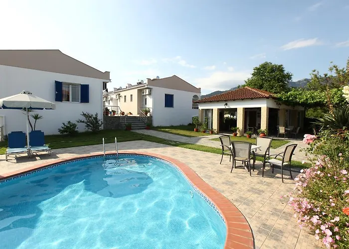 Apartahotel Antigone 2*