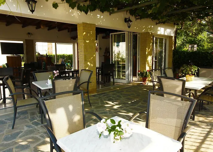 Antigone Apartahotel 2*