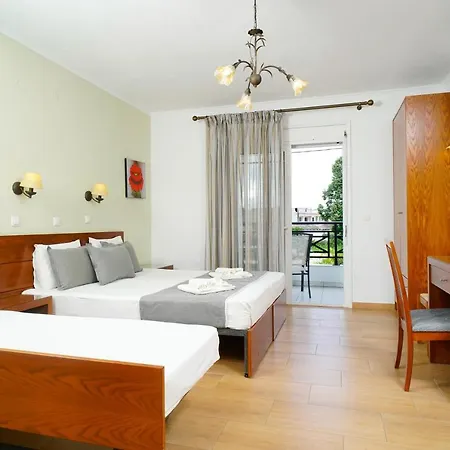 מלון דירות Antigone 2*