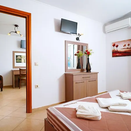 Antigone מלון דירות לימנאס