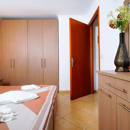 Antigone Apartahotel 2*