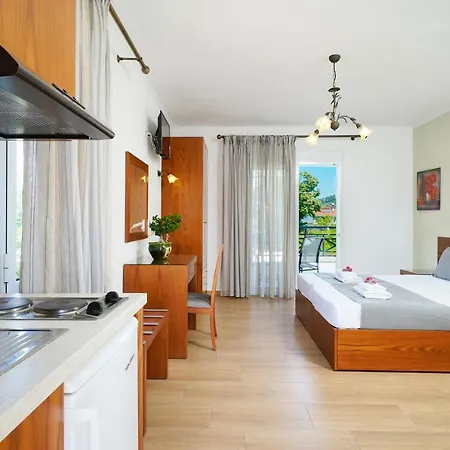 Antigone מלון דירות