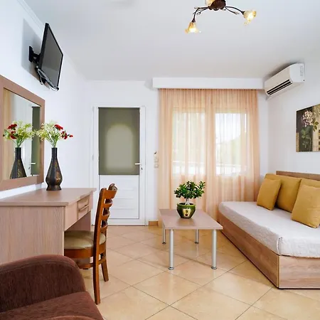 Antigone Apartahotel 2*