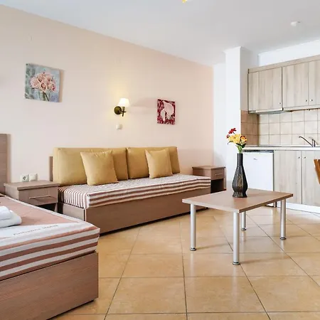 מלון דירות Antigone 2*