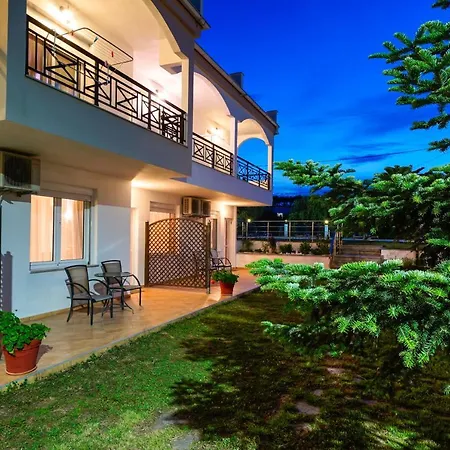 Antigone מלון דירות לימנאס