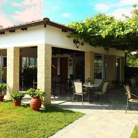 מלון דירות Antigone