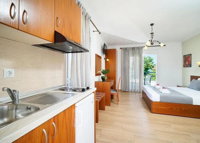 Antigone 2* タソス