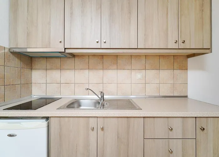 Antigone アパートホテル